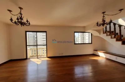 Cobertura a venda com 300m² com piscina em moema, fora da rota de aviao