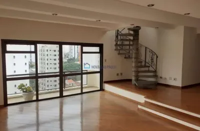 Moema, cobertura duplex! sinônimo de casa suspensa!