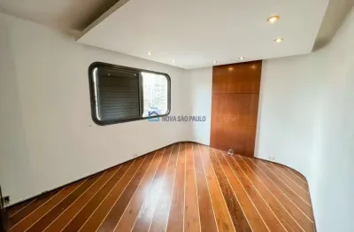 Cobertura de 340 metros  de 4 dormitórios, 4 suítes, 3 vagas de gerarem