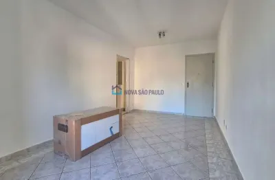 Apartamento de 2 dormitórios, 1 vaga de garagem livre, próximo ao shopping santa cruz!