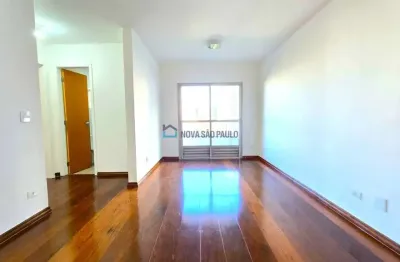 Apartamento de 77m, com 2 dormitórios e sacada, próximo ao metrô saúde