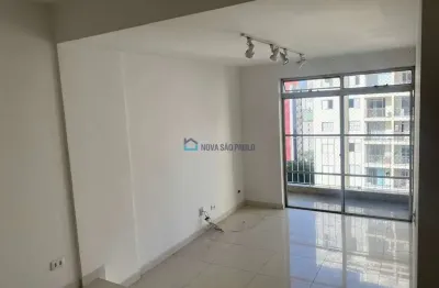 Aparatamento, 3 dormitorios, suite, sala com sacada, 2 vagas. saude!