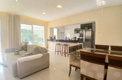 Apartamento 115 metros, 3 dormitórios, 1 suíte, 2 vagas e depósito