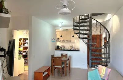 Cobertura duplex, espaço gourmet com churrasqueira na parte superior!