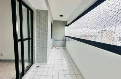 Apartamento a 100 metros do metro saúde, com 3 dormitórios e 2 vagas de garagem.