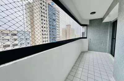 Apartamento a 100 metros do metro saúde, com 3 dormitórios e 2 vagas de garagem.