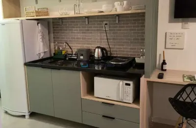Studio com 01 dormitório na região da vila madalena, está a uma quadra do metrô