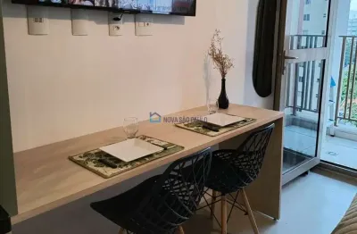 Studio com 01 quarto na região da vila madalena, está a uma quadra do metrô.