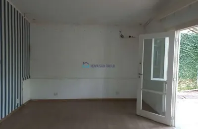 Casa térrea com 180m² construídos em terreno de 408m² ? 2 dorms (1 suíte), sala em l, 3 vagas