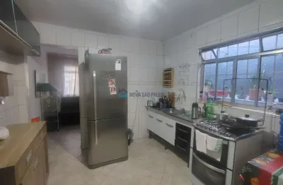 Casa térrea com quintal 3 dormitórios  2 vagas vila fachini  próx. metrô jabaquara