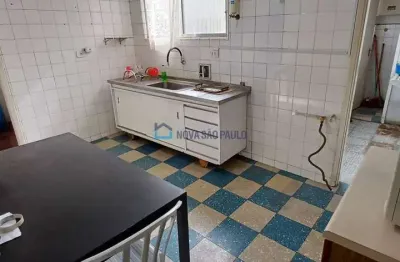 Apartamento para reforma (valor considera estado atual) com 2 quartos e vaga na bela vista!