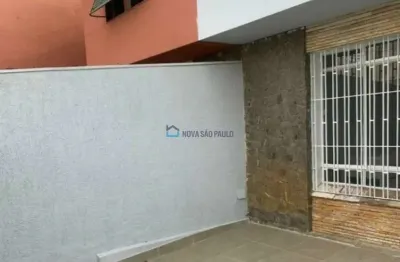Sobrado com 160m² na vila cordeiro, 02 dormitórios sendo 01 suite e edícula.