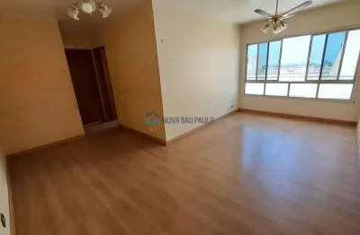 Apartamento à venda próximo ao metrô praça da árvore com 2 dormitórios e 2 vagas de garagem.