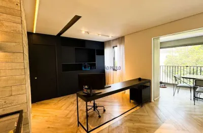 Apartamento reformado. suíte com closet, varanda envidraçada e a 270m do metrô saúde.