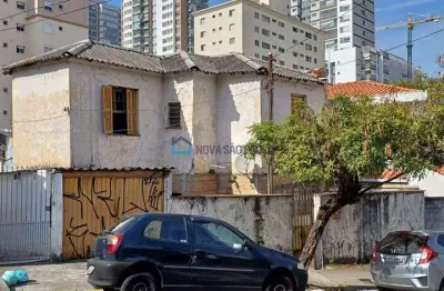 Terreno com construções não consideradas (venda da área) no alto do ipiranga!
