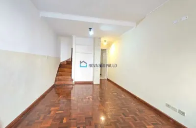 Mirandópolis, sobrado 2 dormitórios com 1 vaga de garagem.