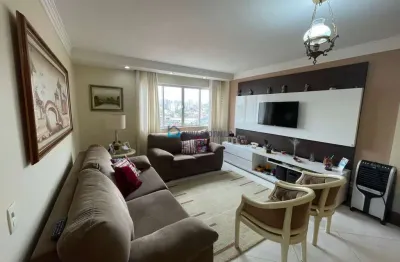 Apartamento duplex com 03 quartos na região da saúde.