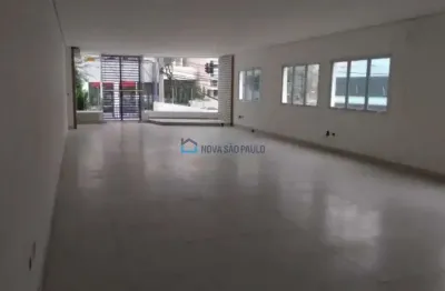Imóvel comercial de esquina, com renda, com 710m² de a.c.
