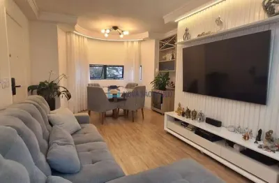Apartamento reformado de 68m² com 2 dorms, 2 vagas - 550m do metrô santa cruz