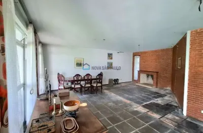 Ampla casa em interlagos com 3 quartos, sala para 3 ambientes e piscina