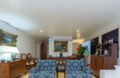 Apartamento com 3 dormitórios à venda, 130m², 1 suíte e 1 vaga