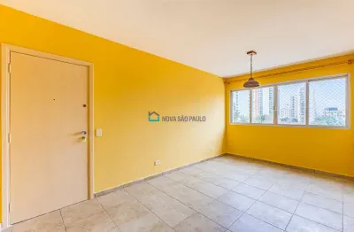 Apartamento com 2 quartos, 1 vaga fixa, próximo ao metrô à venda na vila clementino
