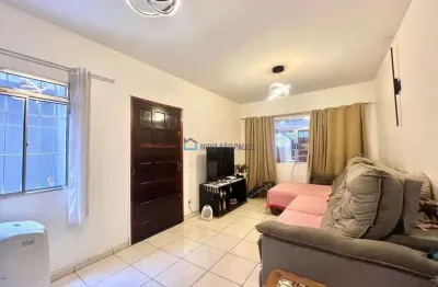 Casa para venda na vila camprestre com 4 quartos, sendo 02 suítes e 02 vagas de garagem.