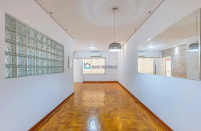 Casa Térrea próxima ao Metrô São Judas 3 dormitórios e 4 vagas.