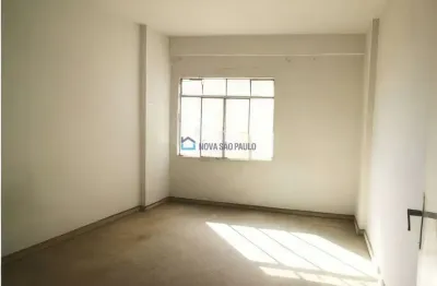 Apartamento 2 dorms a 300 m do metrô saúde - localização premium - para modernizar