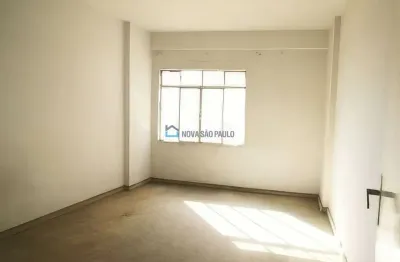Apartamento 2 dorms a 300 m do metrô saúde - localização premium - para modernizar