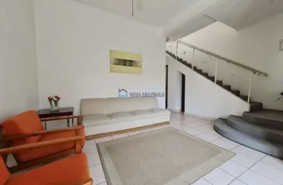 Sobrado comercial à venda, 07 salas, 300 m² de área construída em 250 m² de terreno.