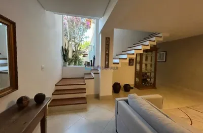 Sobrado reformado com 3 quartos (1 suíte) e 2 vagas no jardim aeroporto!