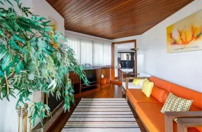 Apartamento 4 dormitórios, 2 suítes 1 por andar  aclimação