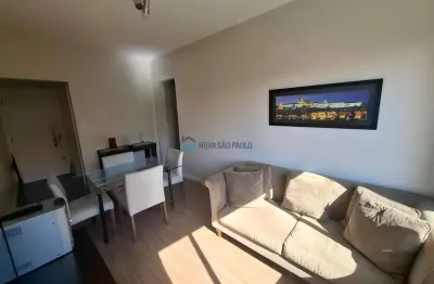 Apartamento à venda próximo ao parque da aclimação.