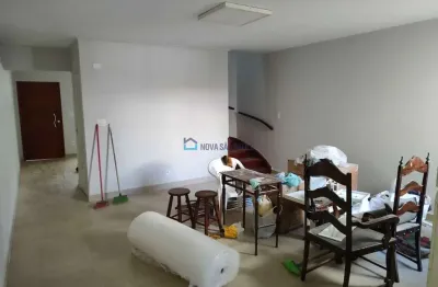 Casa com 3 quartos à venda na Rua das Rosas, --, Mirandópolis, São Paulo