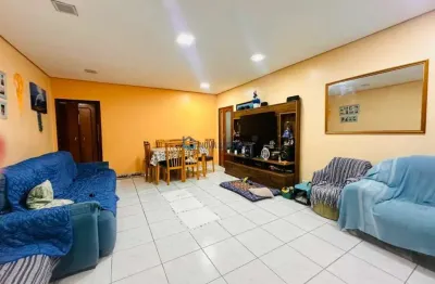 Casa térrea, com 3 dormitórios, quintal e edícula com sala, quarto e cozi próximo ao metro Saúde.