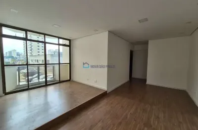 Apartamento à venda, 3 quartos sendo 1 suíte e 2 vagas de garagem.