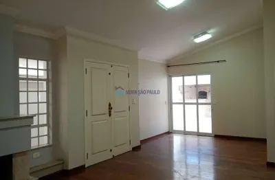 Casa térrea à venda na vila mariana com 4 quartos e 4 vagas de garagem.