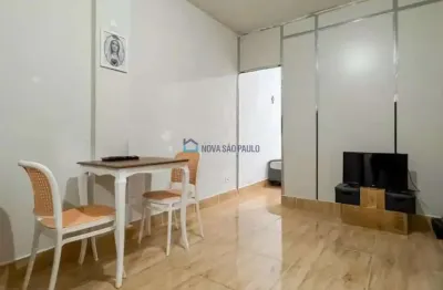 Apartamento compacto a apenas 5 minutos de caminhada da estação são joaquim, iptu isento.