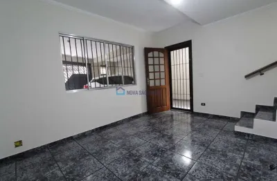 Sobrado reformado com 2 dormitórios e 2 vagas no bairro americanópolis.