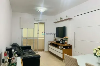 Apartamento à venda na aclimação, 2 dormitórios, 67 m² útil e 2 vagas fixas.