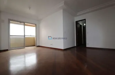 Apartamento à venda próximo ao metrô saúde, 3 quartos sendo 1 suíte.
