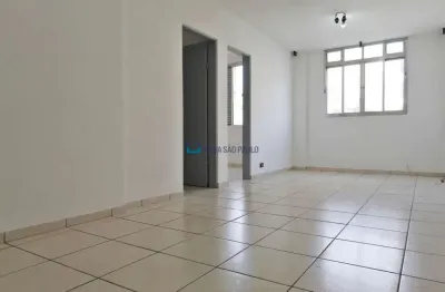 Apartamento no centro 66m² com sala 2 ambientes, 2 quartos e 2 banheiros.