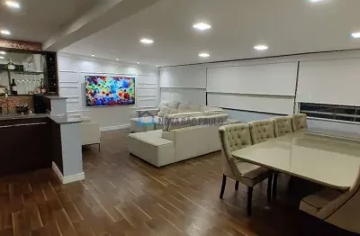 Apartamento garden, condomínio clube, 8 minutos andando do metrô são judas.