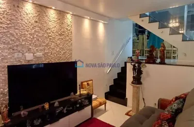 Sobrado recém reformado com 3 quartos (1 suíte) e 1 vaga grande perto do metrô saúde!