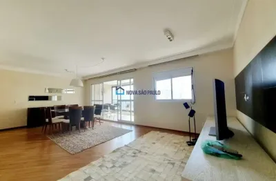 Apartamento vago,  2 vagas demarcadas com depósito ao lado, andar alto de frente, excelente padrão!