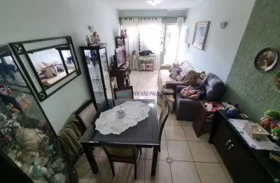 Sobrado em vila, cômodos grandes, 2 dts, edícula, 2 vagas ! 6 min a pé(550m) metrô saúde