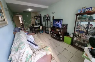 Sobrado em vila, cômodos grandes, 2 dts, edícula, 2 vagas ! 6 min a pé(550m) metrô saúde