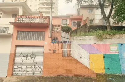 Sobrado com jardim e churrasqueira na Chácara Inglesa - São Paulo