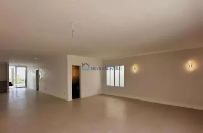 Sobrado a venda no brooklin totalmente reformado 4 suítes 6 vagas quintal enorme com churrasqueira!!